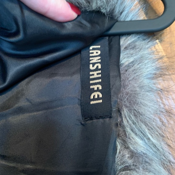 NWOT Tags faux fur shall - Picture 4 of 4